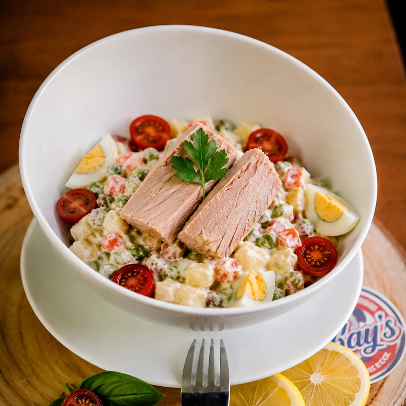 Salade Russe au thon — salade du menu de Ray’s San Francisco à Tanger